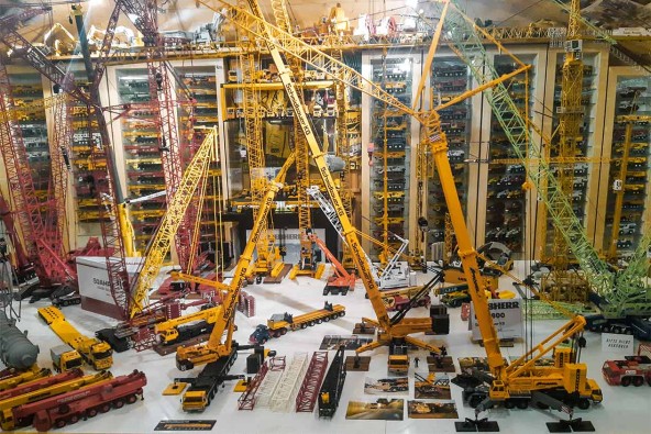 liebherr-upload-an-ode-to-the-crane-models-1265x843