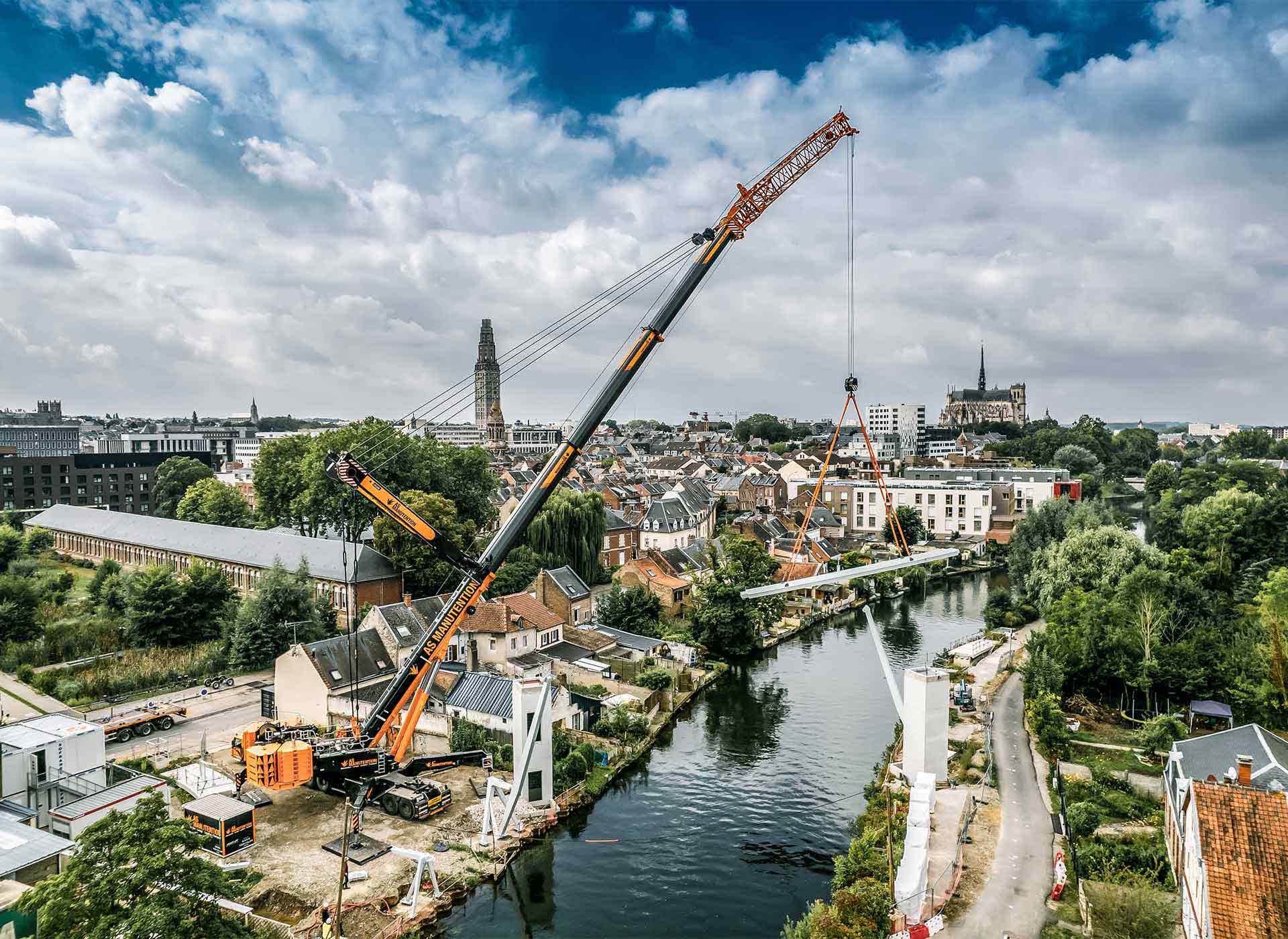 liebherr-upload-moments-building-bridges-1920x1400