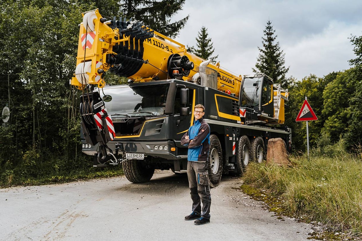 liebherr-upload-tinkering-on-the-crane-of-the-future-marc-andre-bader-1265x843