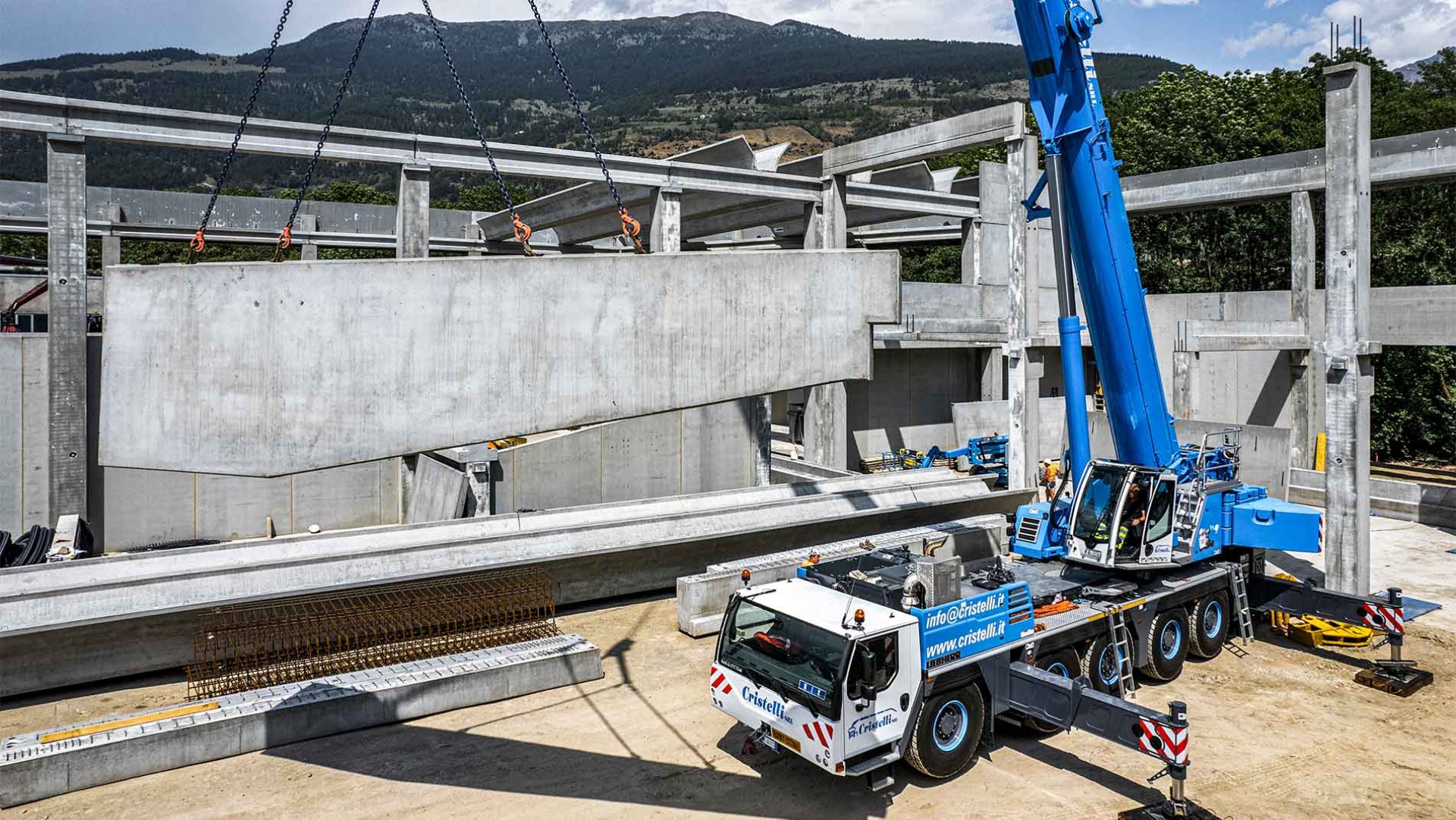 liebherr-upload-on-the-road-worldwide-stage-1901x1070