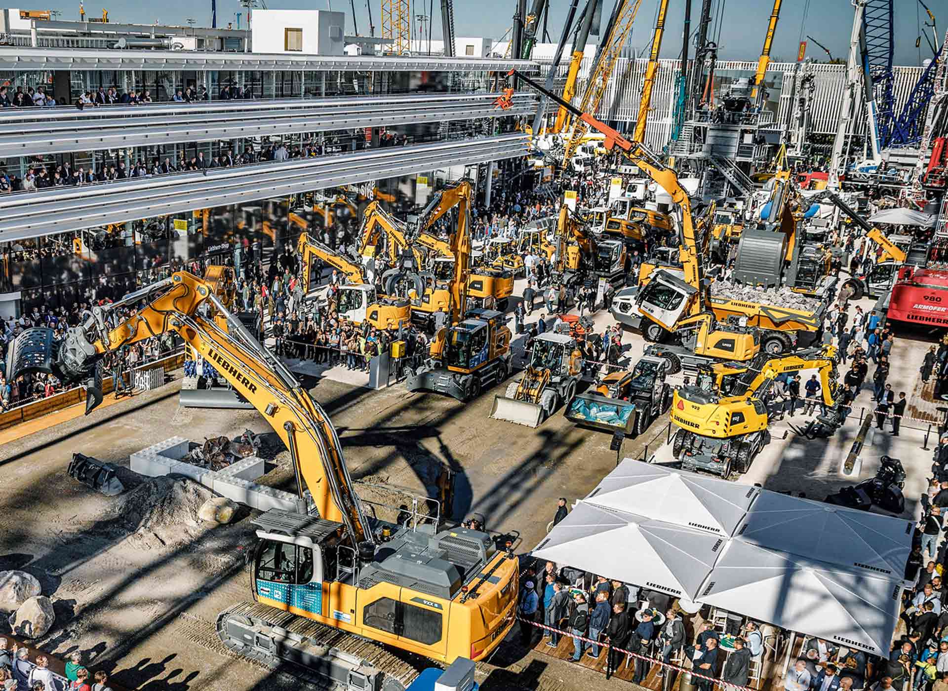 liebherr-lwe-upload-moments-munich-1920x1400