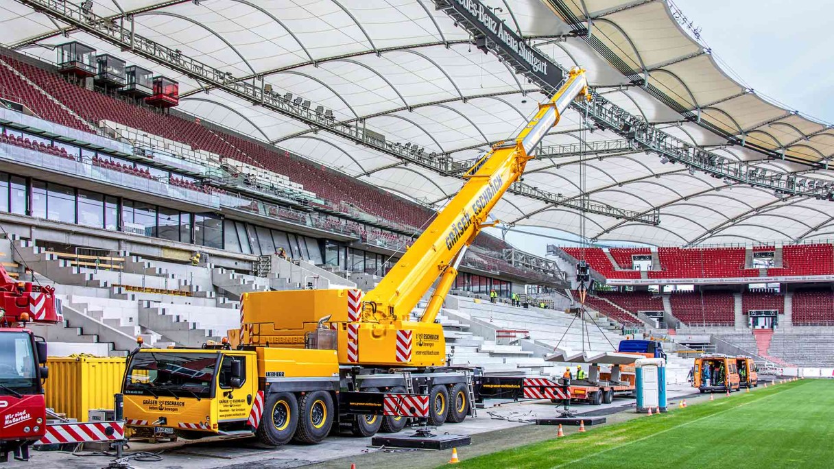 liebherr-lwe-upload-made-with-liebherr-mercedes-benz-arena-ltm-1300-6.3-1920x1080