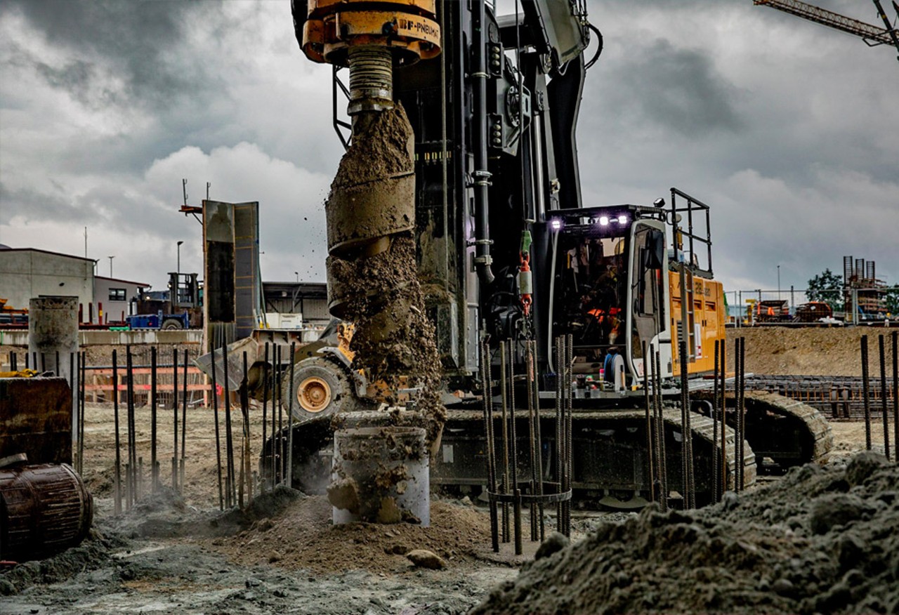 liebherr-füllgrad-anzeige-kellyschnecke-dosplay-of-kelly-auger-filling-level