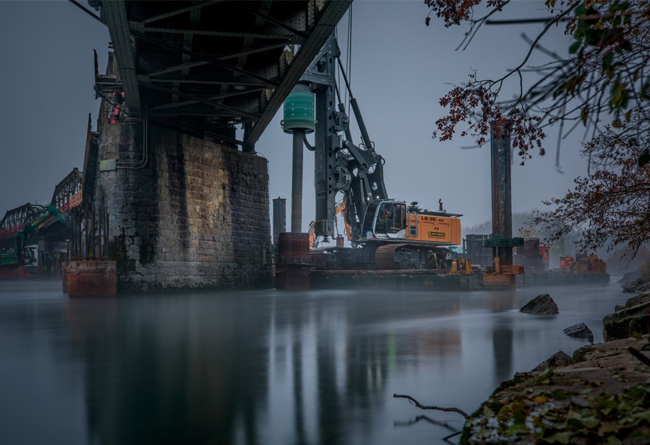 liebherr-lb-36-drilling-rig-bridge-renovation-brücke-sanierung