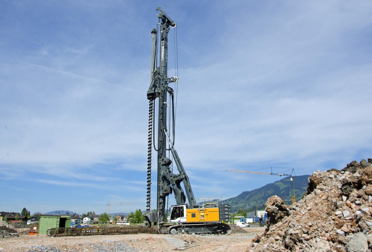 liebherr-cfa-continuous-flight-auger-drilling-sob-endlosschnecke-kellyverlaengerung-min