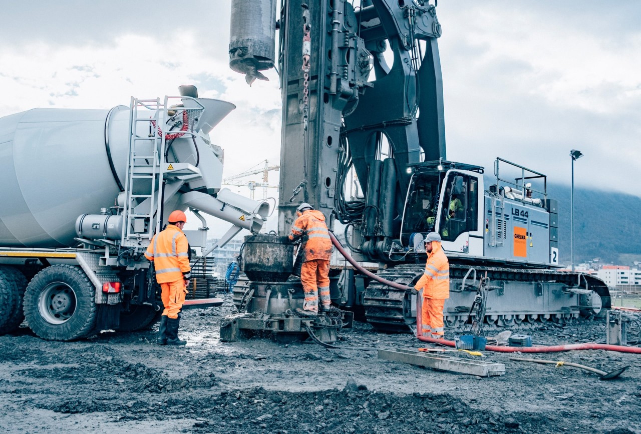 liebherr-kelly-drilling-kellybohren-betonieren-des-pfahl-concreting-the-pile