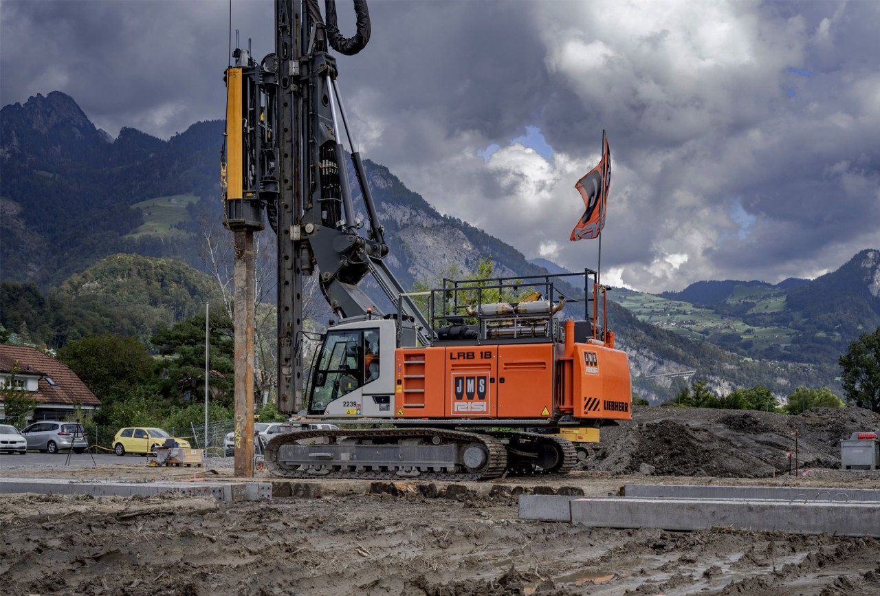 liebherr-pile-driving-methods-schlagen-impact-driving-fertigbetonpfahl-precast-concrete-pile-min