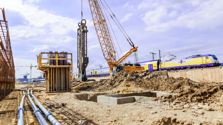 liebherr-schlitzen-slurry-wall-installation