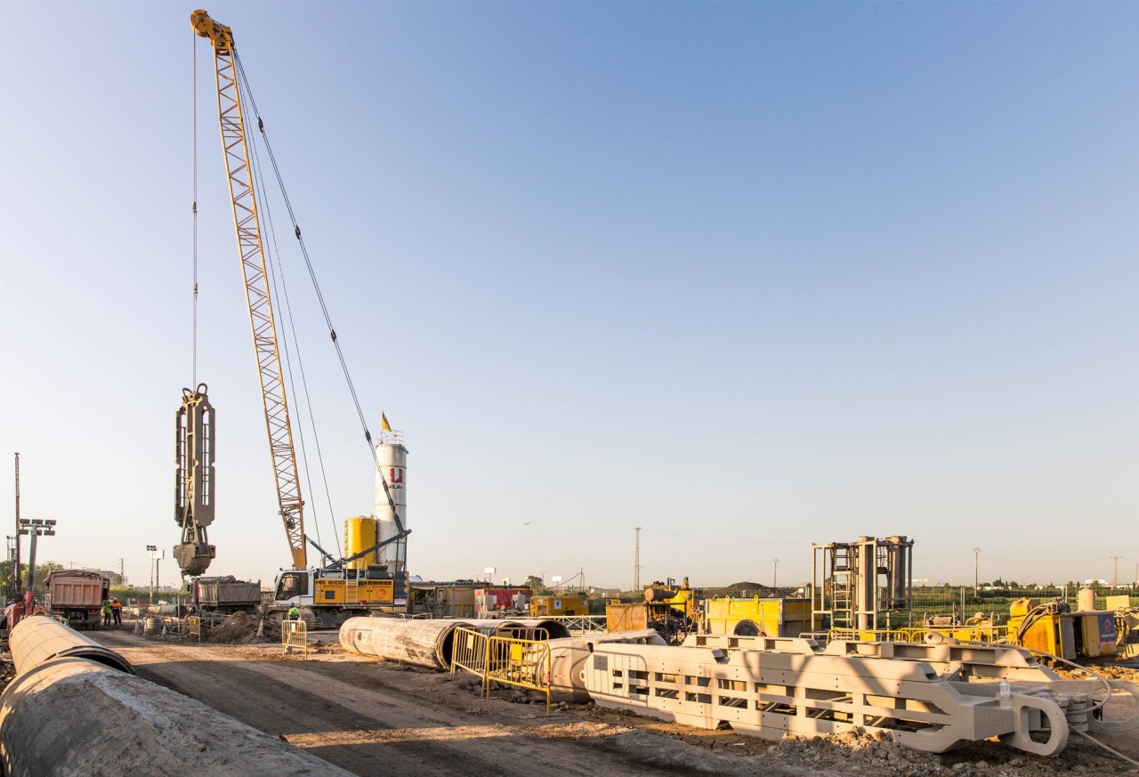 liebherr-schlitzen-slurry-wall-installation-job-report-barcelona-min