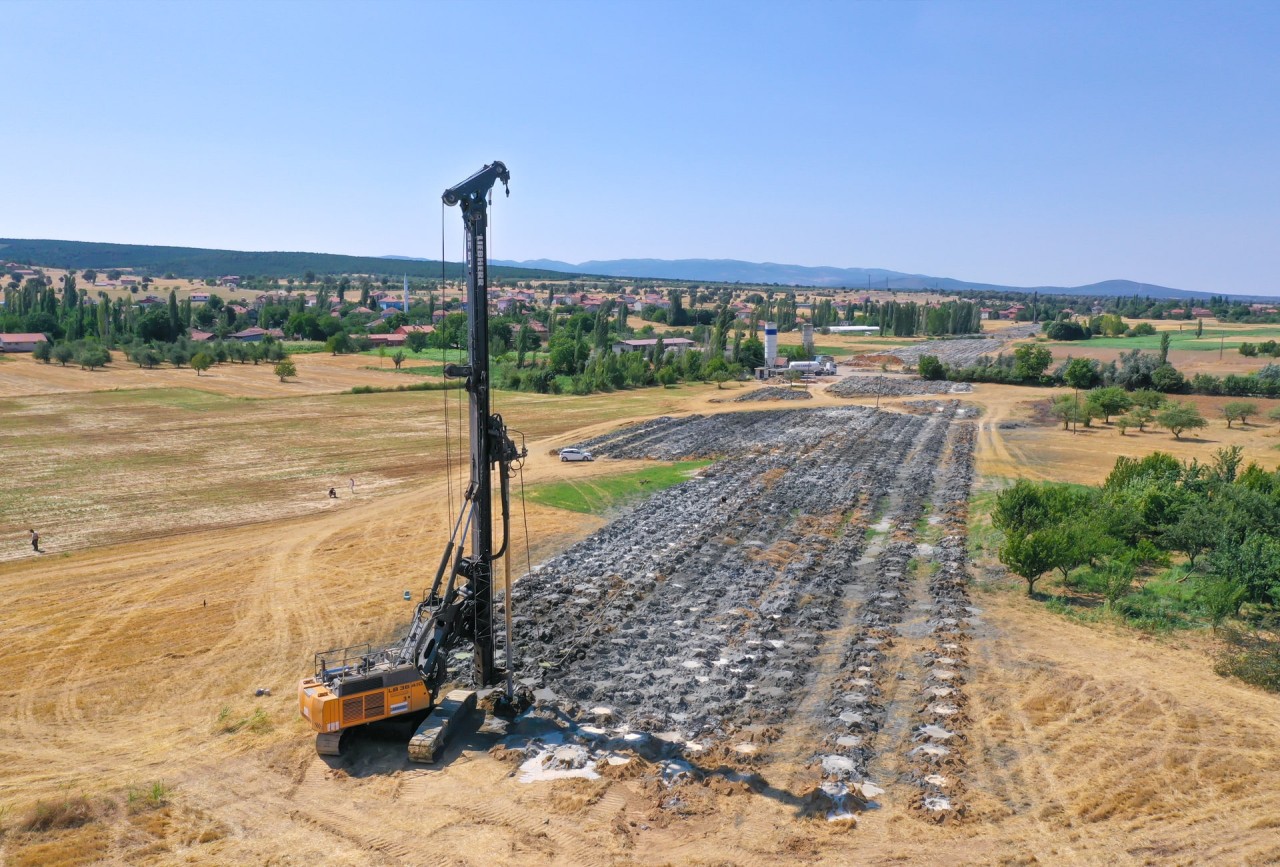 libeherr-bodenmischen-nassmischen-wet-soil-mixing-slider9-min