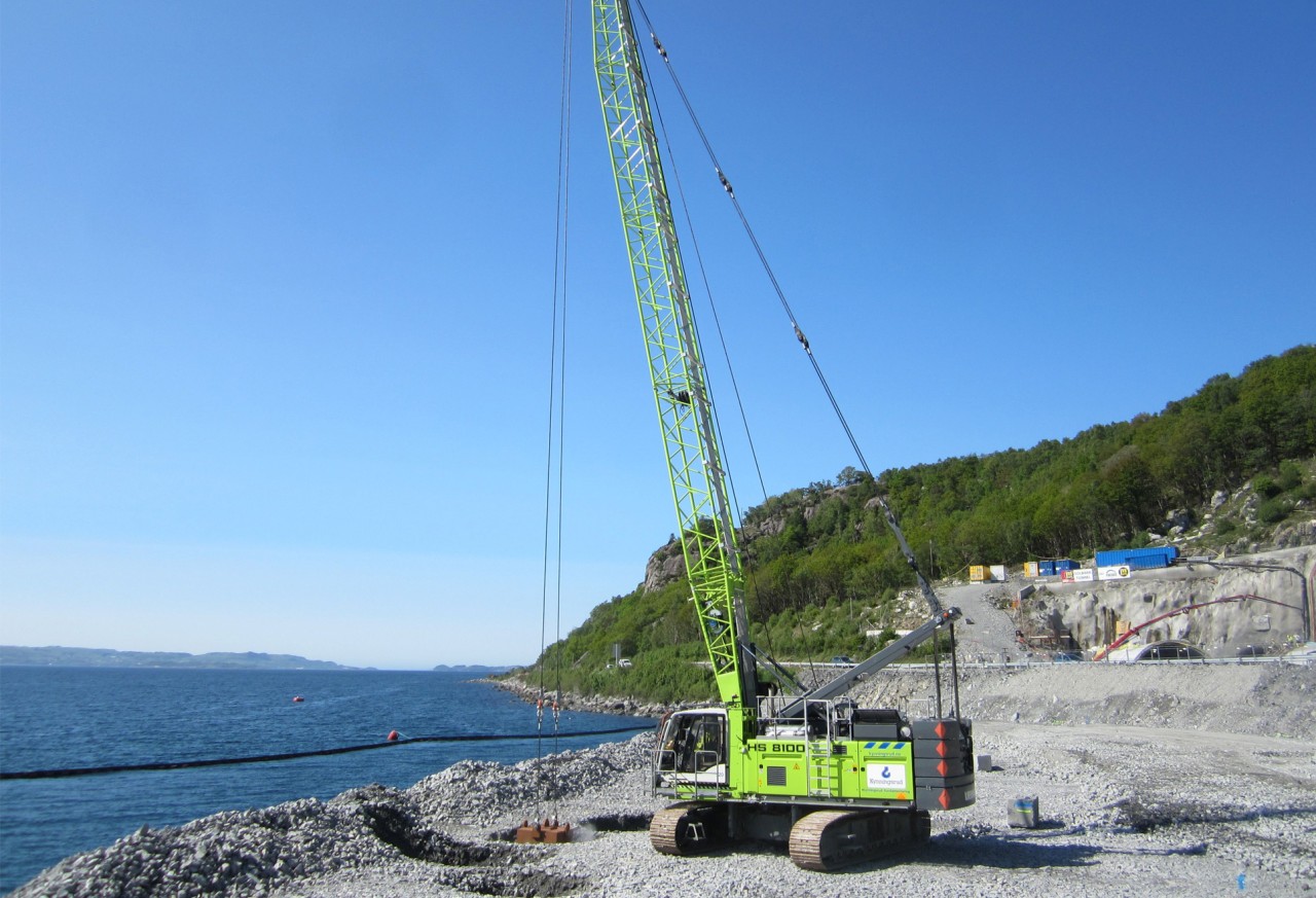 liebherr-soil-impact-compaction-fallplattenverdichtung-tamper-weights-HS-8100-HD-Kynningsrud-Tau-Norway