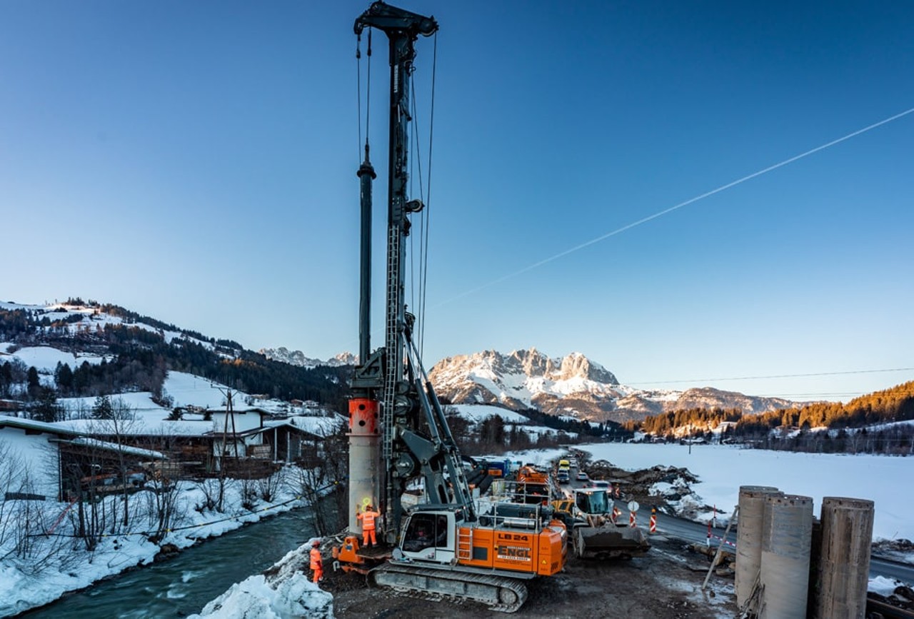 liebherr-drilling-rig-lb-24-Austria-960x650-min