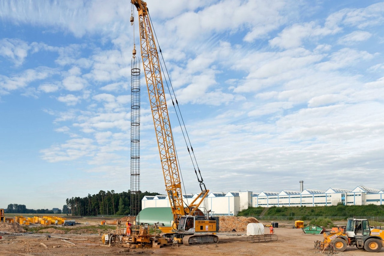 liebherr-greiferbohren-hammer-grab-seilbagger-cast-in-place-pile