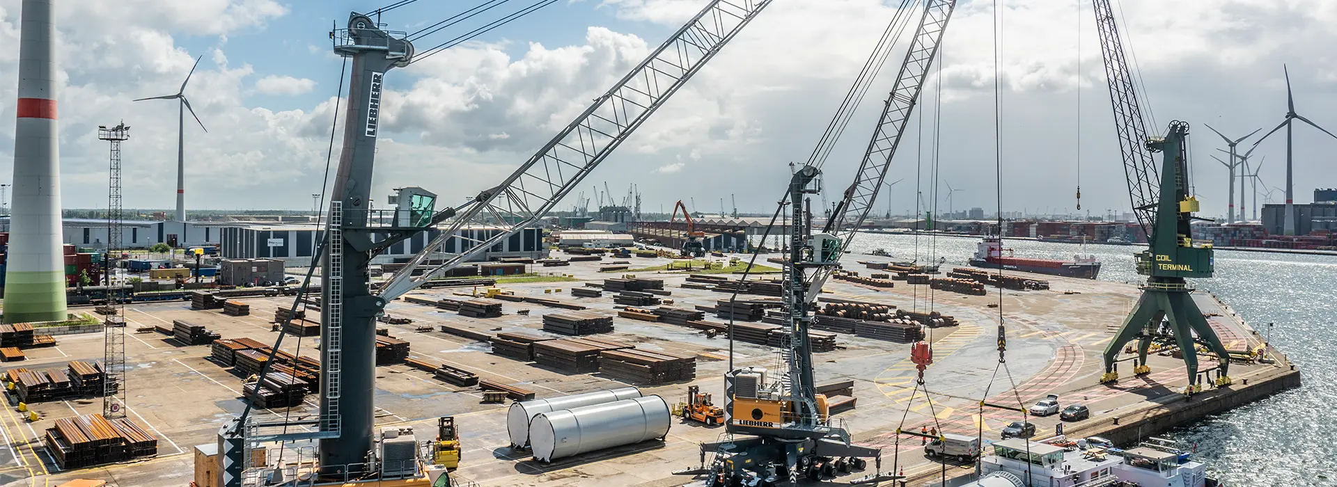 liebherr-lhm-280-550-mobile-harbour-crane-general-heavy-tandem-antwerp-belgium-europe-header