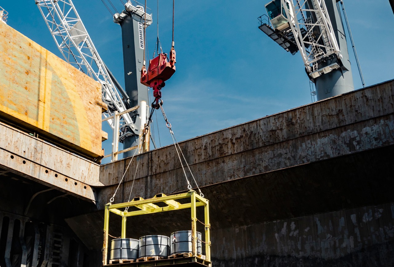 liebherr-lhm-550-mobile-harbour-crane-container-handling-5