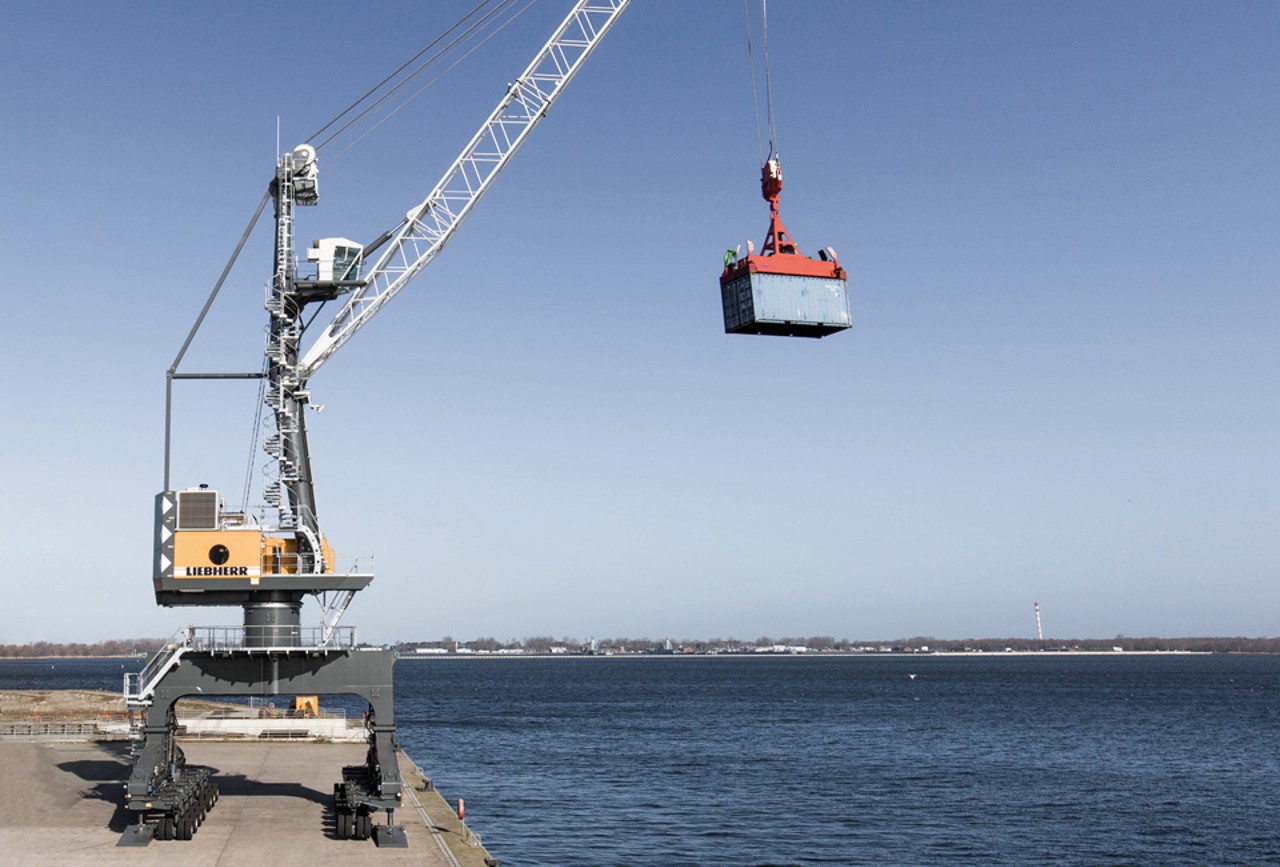 liebherr-lpm-280-portal-mobile-crane-container-handling