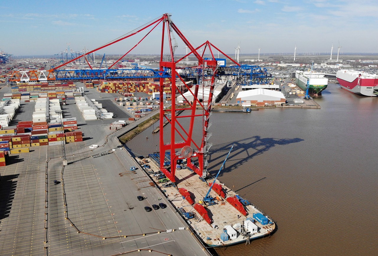 Liebherr STS at Eurogate Container Terminal Hamburg-NL