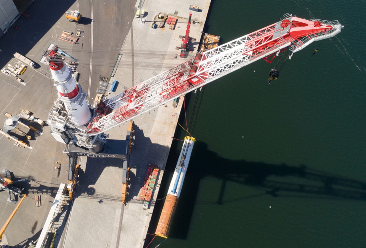 liebherr-tcc-78000-heavy-lift-handling-in-rostock-2-NL