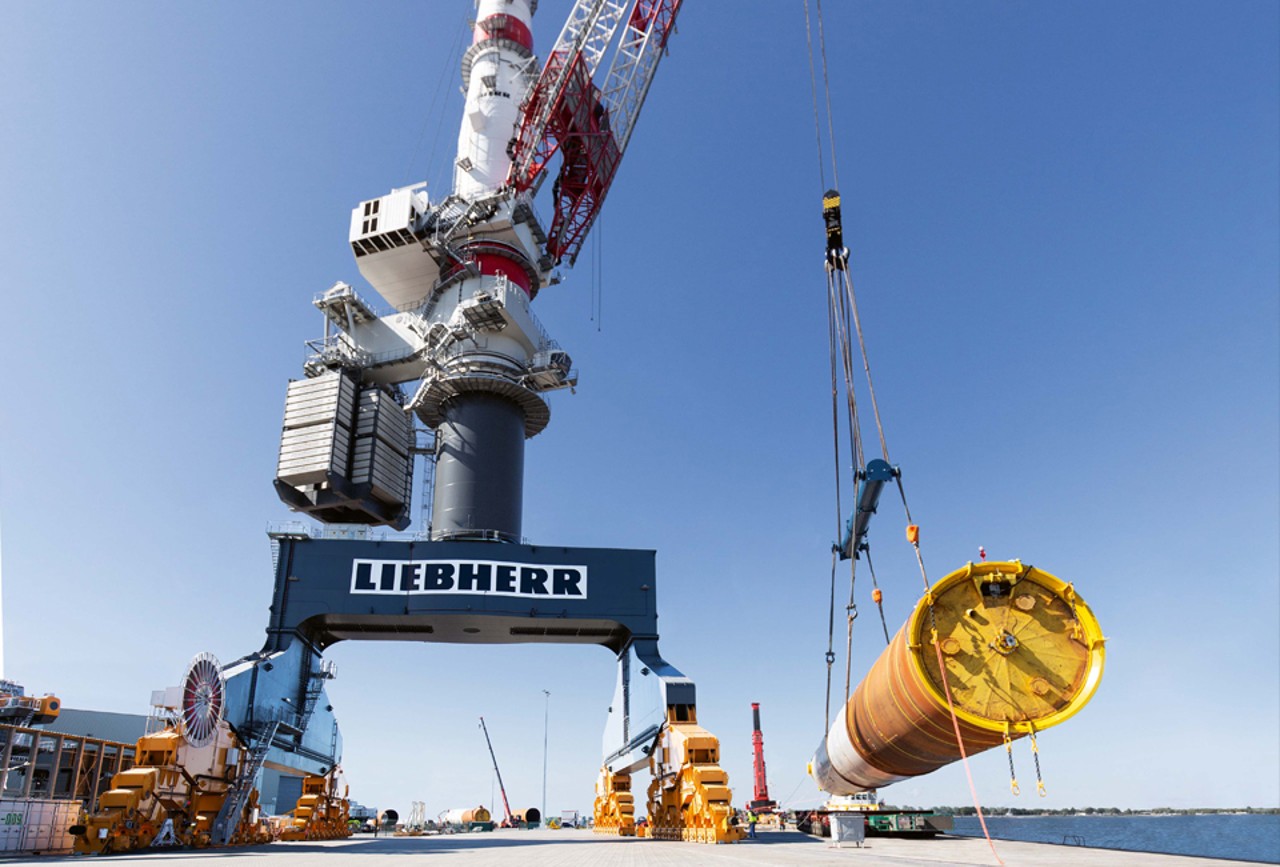 liebherr-tcc-78000-heavy-lift-handling-in-rostock-NL