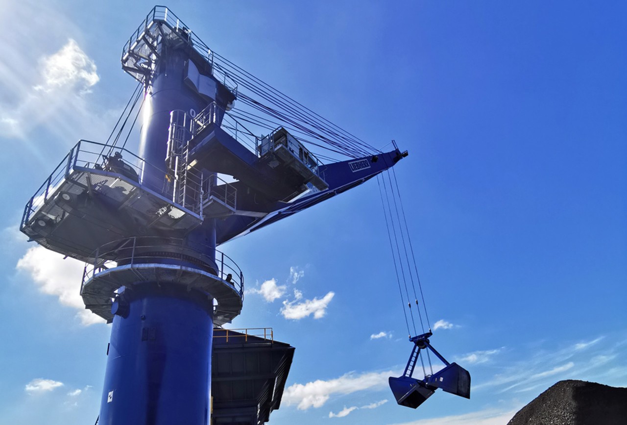 liebherr-fcc-360-fixed-cargo-crane-bulk-handling-inonesia-asia-NL