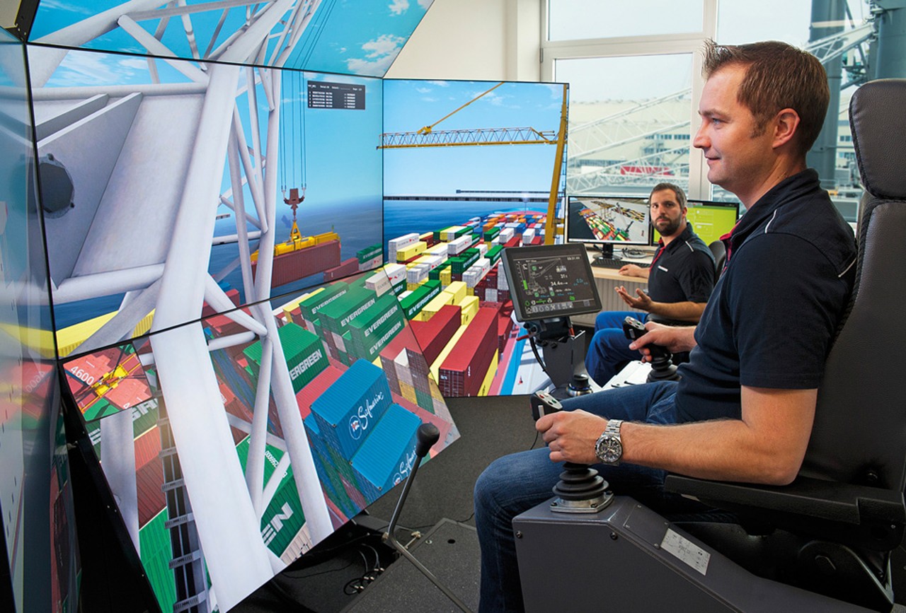 liebherr-maritime-training-centre-customer-sim-NL