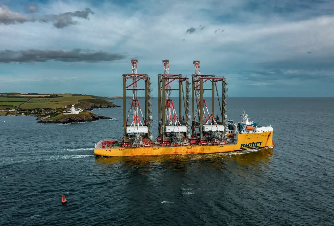 liebherr-sts-leaving-cobh-ireland-2