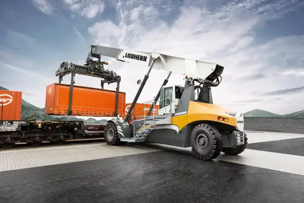 liebherr-lrs-545-reachstacker-container-handling-intermodal-bludenz-austria-europe