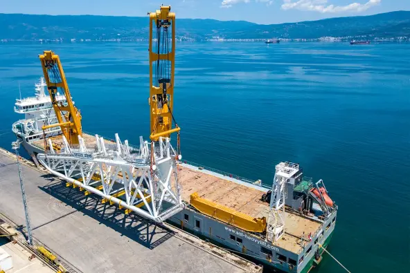 liebherr-mcr-newsletter-teaser-ship-cranes-sal-heavylift