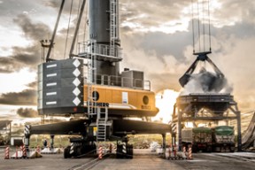 liebherr-lhm-550-mobile-harbour-crane-bulk-handling-slewing-platform-puerto-caldera-costa-rica-teaser