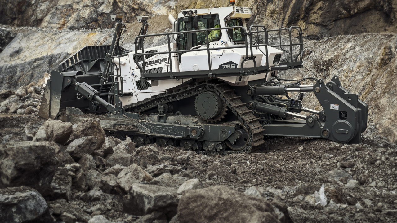 3-pr766-customer-magazine-