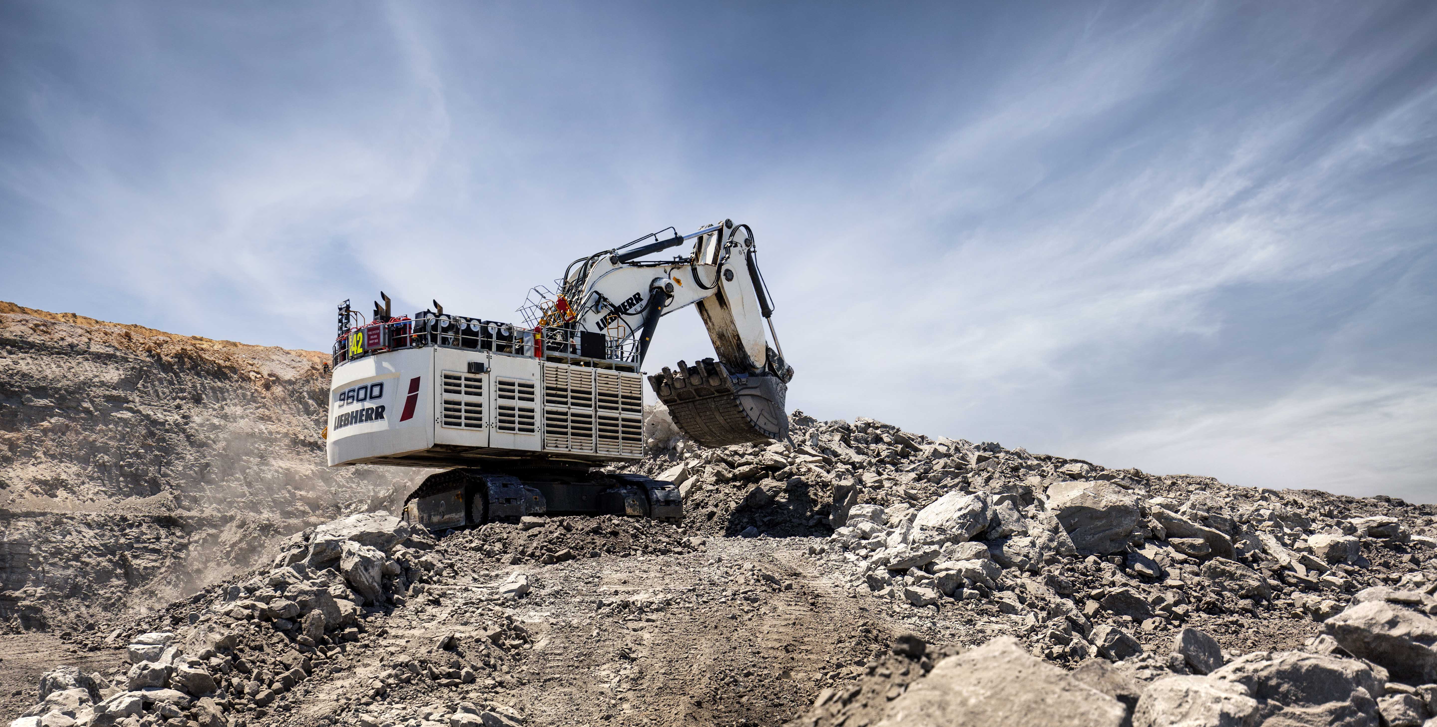 liebherr-mining-hex-9600-engines