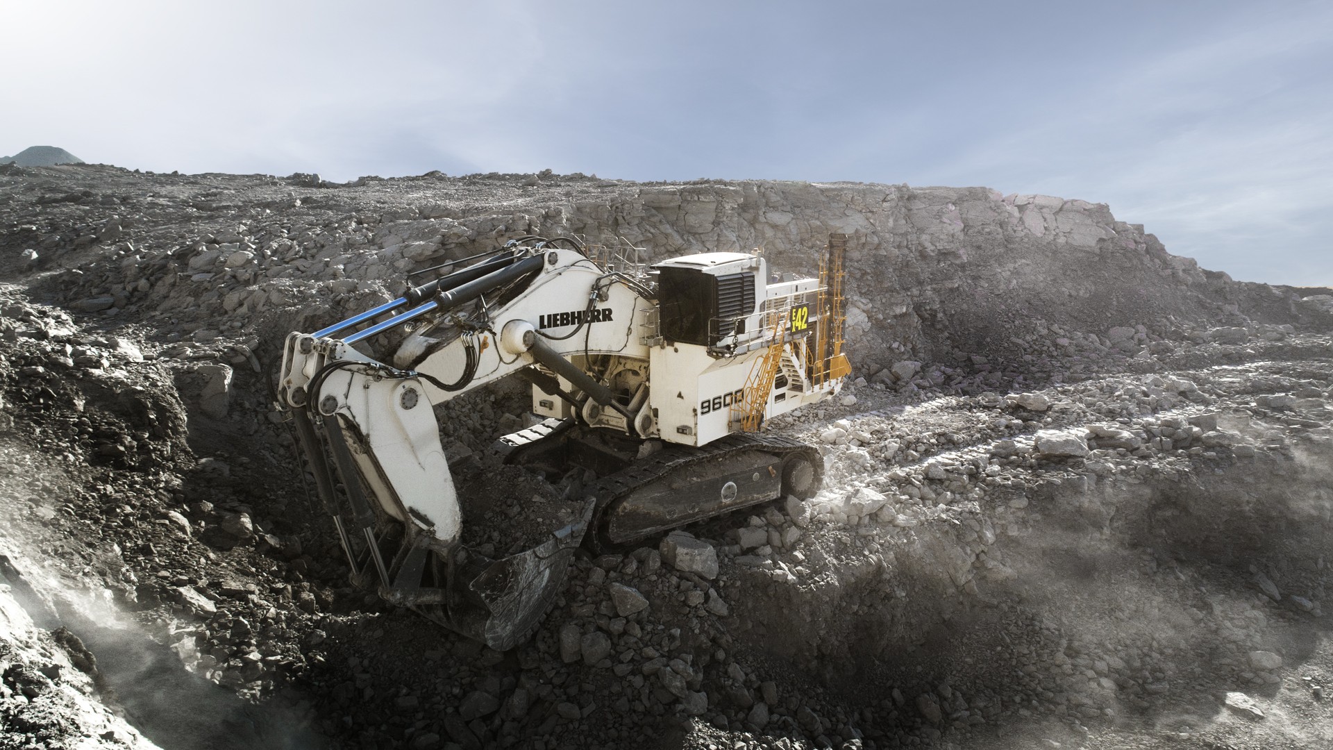 liebherr_mining_hex_9600_intro_2