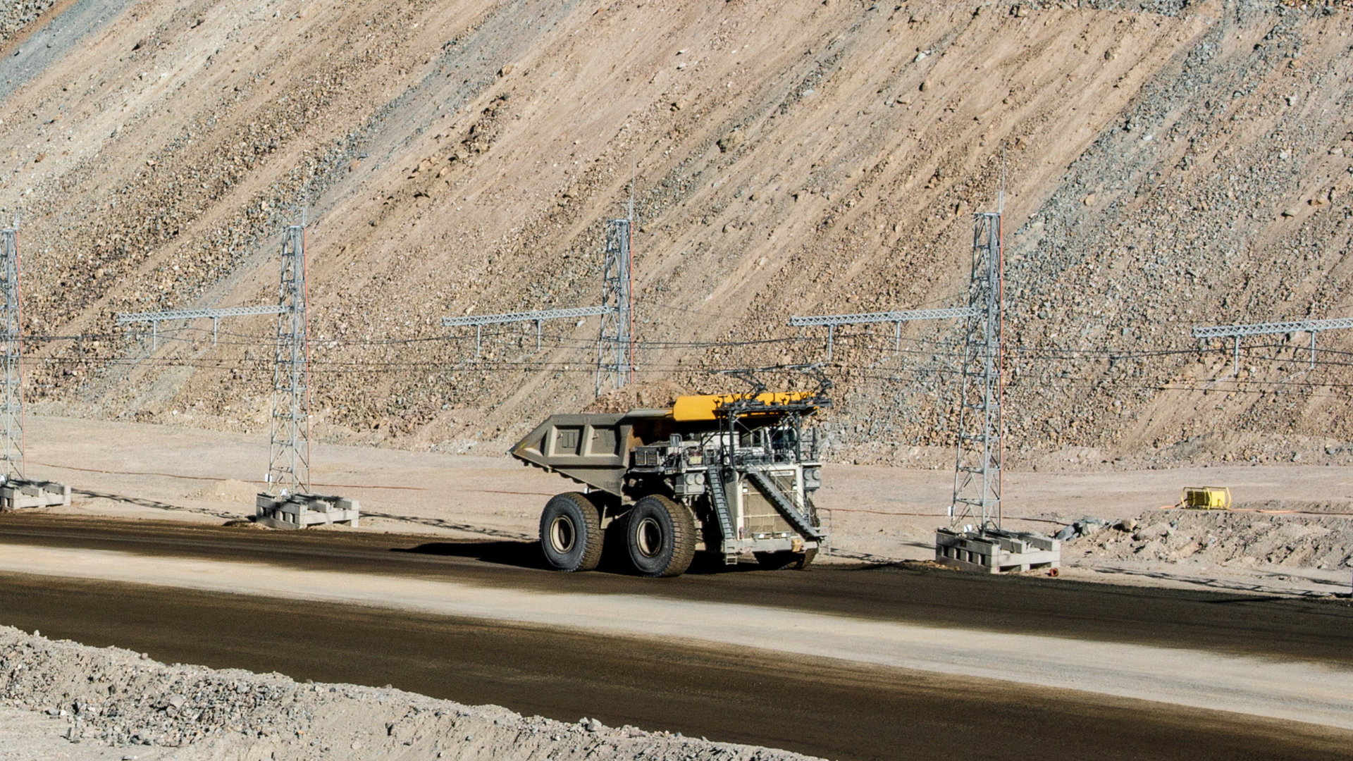 Thumbnail Haul more with trolley! Collahuasi plans to add 1.75M tonnes yearly.