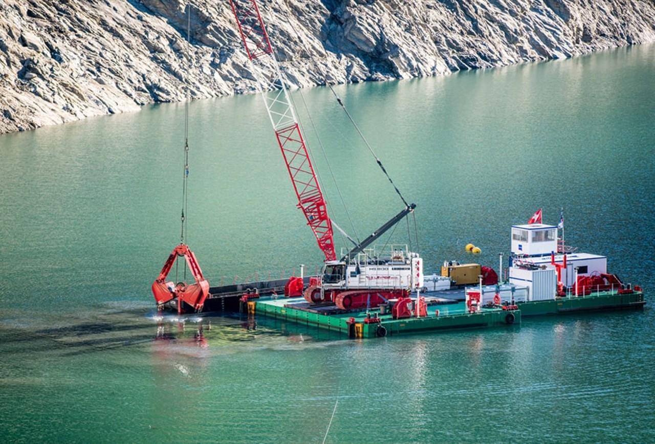 liebherr-hs-duty-cycle-crawler-crane-8130-dredging-11-960x650