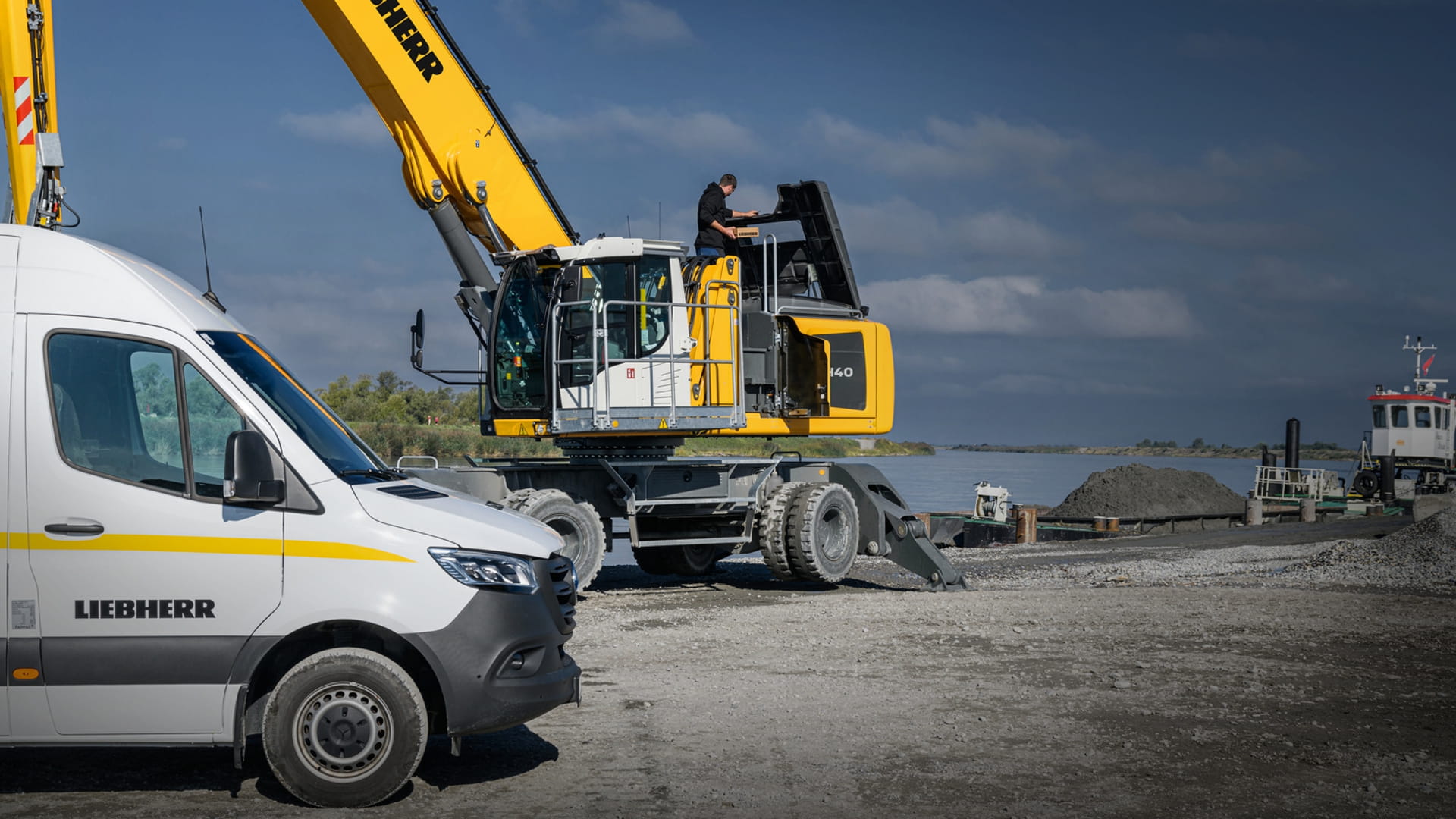Mobile material handling machines - Liebherr