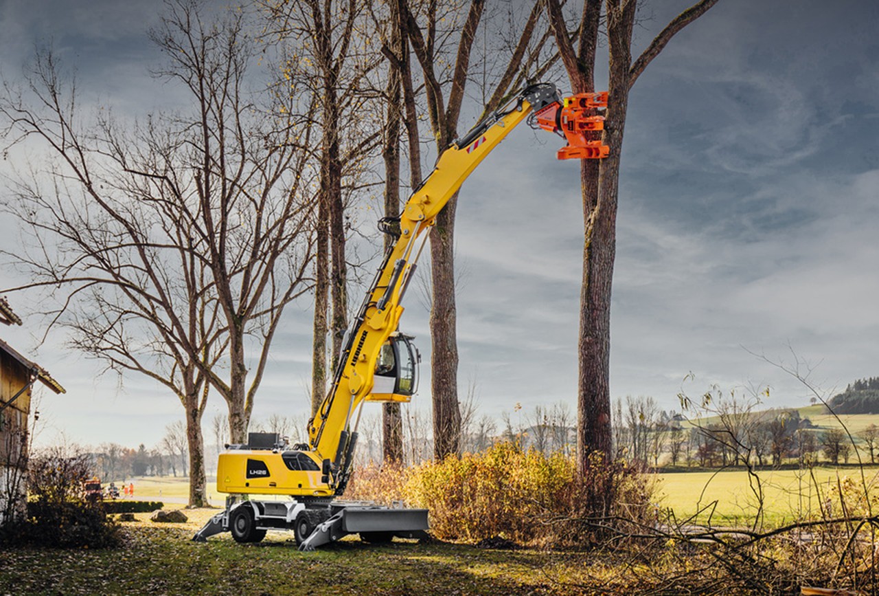 liebherr-lh-26-baumschneidearbeiten