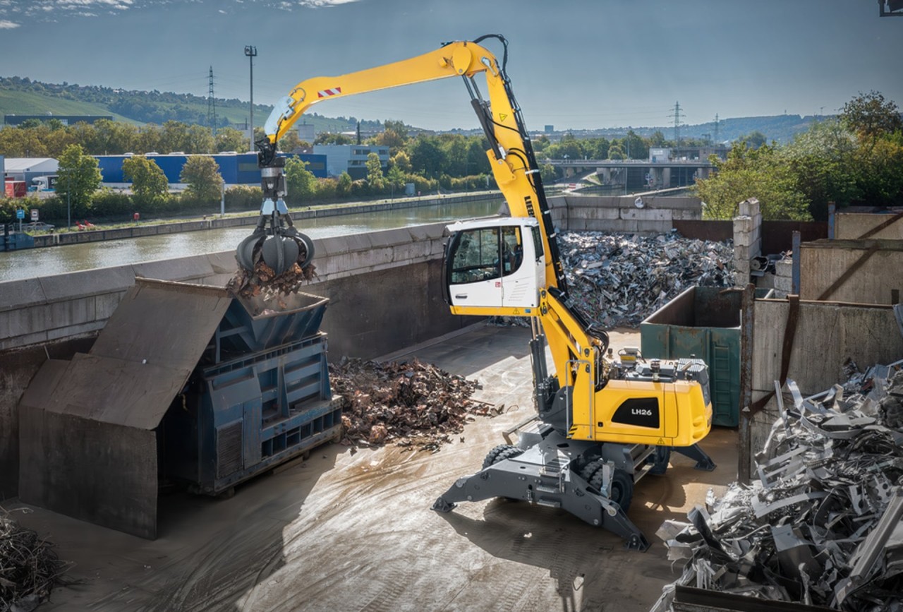 liebherr-mobile umschlagmaschine lh26m