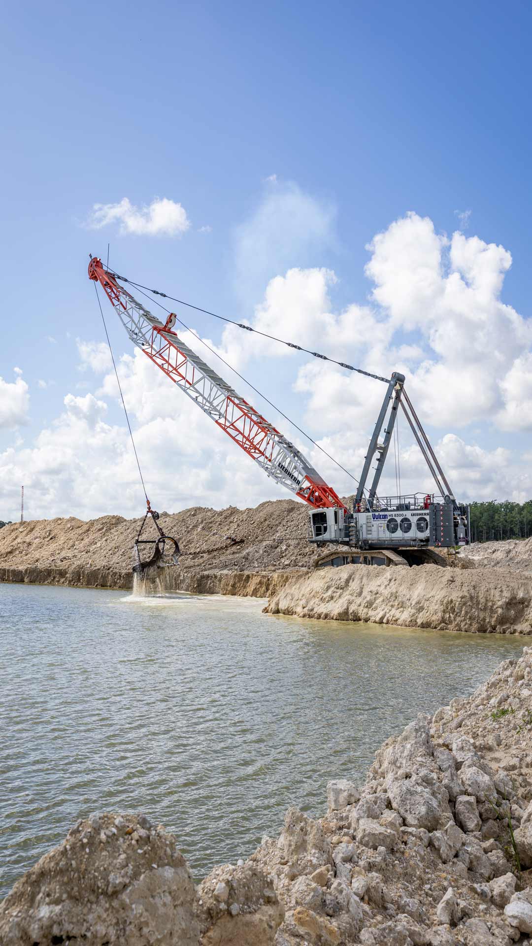 HS-8300.2 on worksite