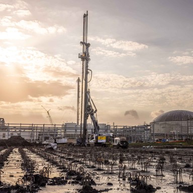 Liebherr USA, Co. LRH drill rig completes 1800 ACIP piles for the Energy Transfer Nederland Terminal expansion