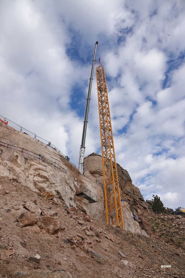 The crazy horse team has begun erecting the Liebherr 1000 EC-H 40 top-slewing tower crane to assist with more efficient material handling. 