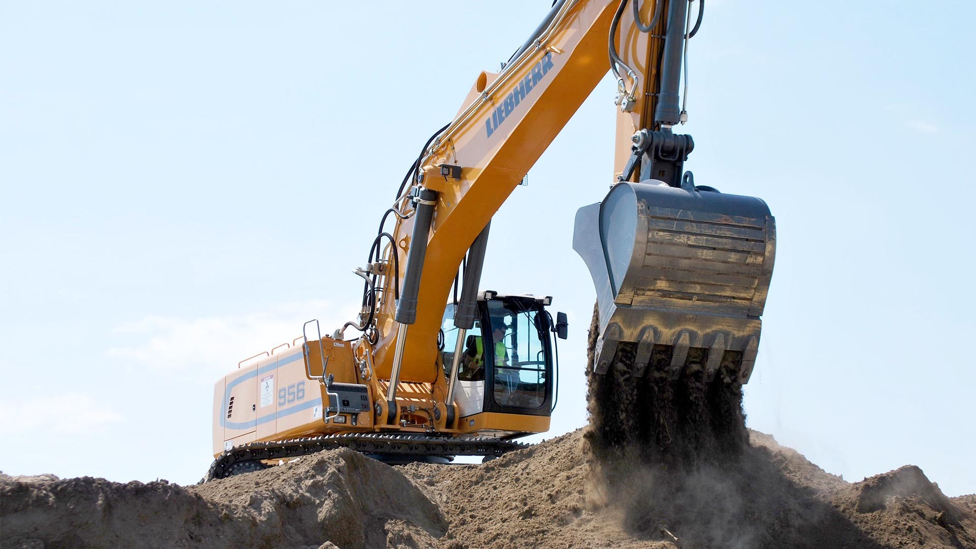 Liebherr R 956 crawler  excavator used equipment in the USA